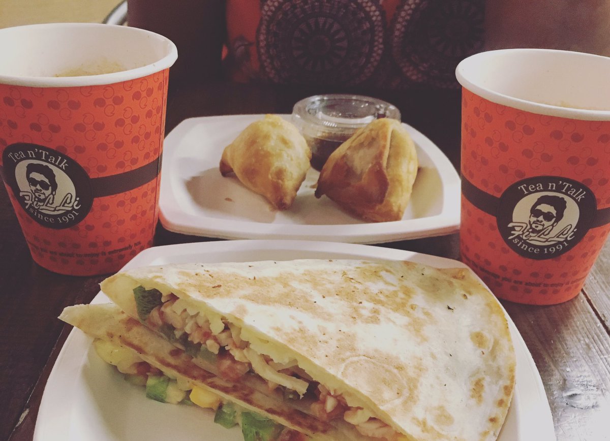 EnjoyFoodTravel's tweet photo. Samosa ,Quessadilla and Chai @fillicafe1991 Burjuman, Dubai @ZomatoUAE https://t.co/VB8qCFAldu