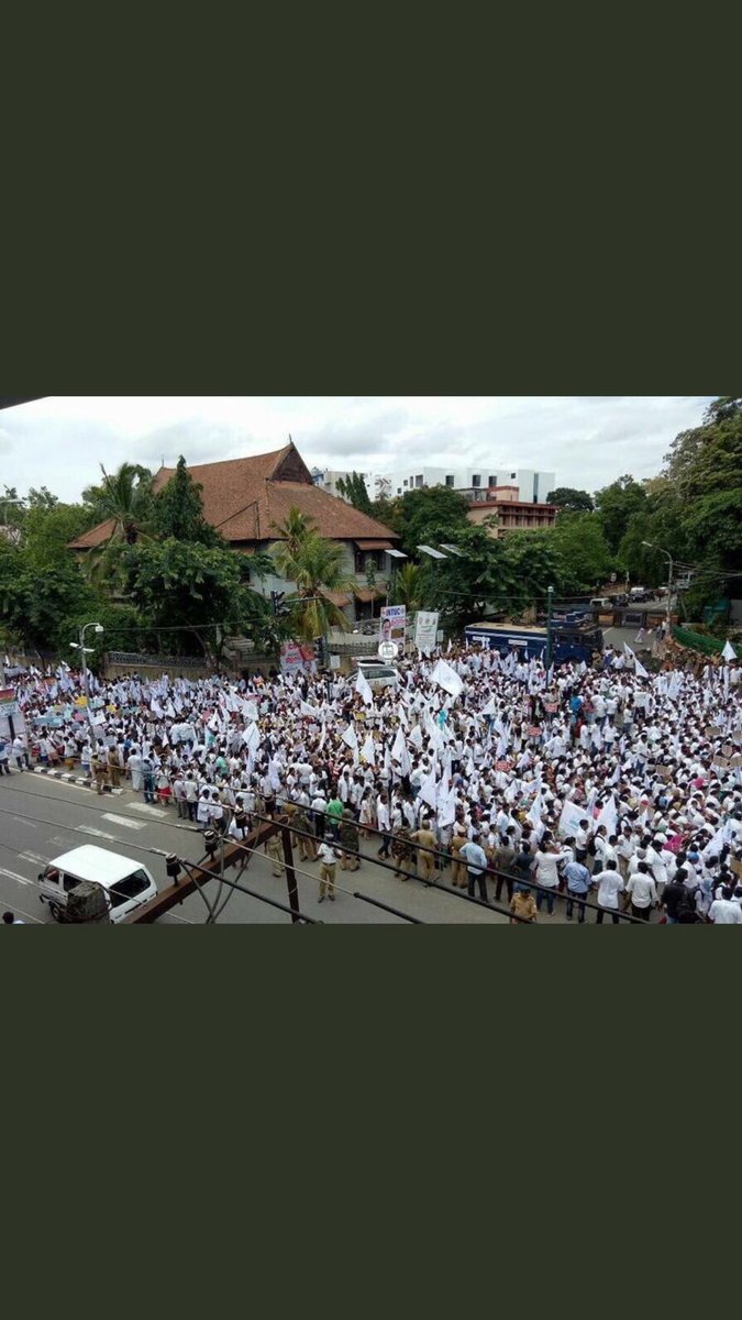 Jinu082's tweet photo. #support_kerala_nurses_strike 
Nurses in kerala are on street for justice
@PMOIndia 
@NriUna 
@sachin_rt 
@TimesNow 
@ndtv 
@SrBachchan https://t.co/vqQyowkmaT