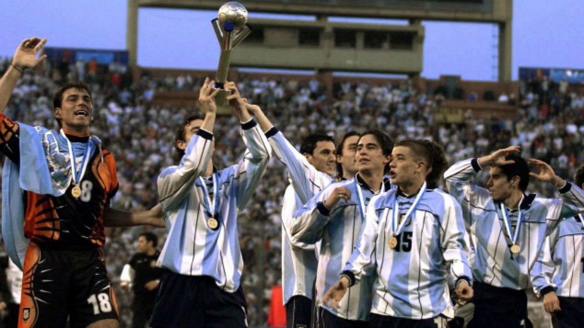 Vélez Retro tweet media