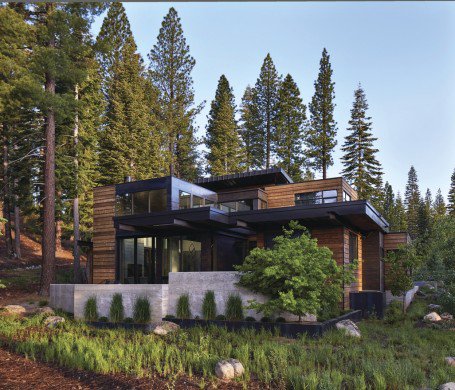 A Family's Lake Tahoe home becomes a sophisticated sanctuary with enough room for après-ski fun. bit.ly/2tnp6Ax #InteriorsCA