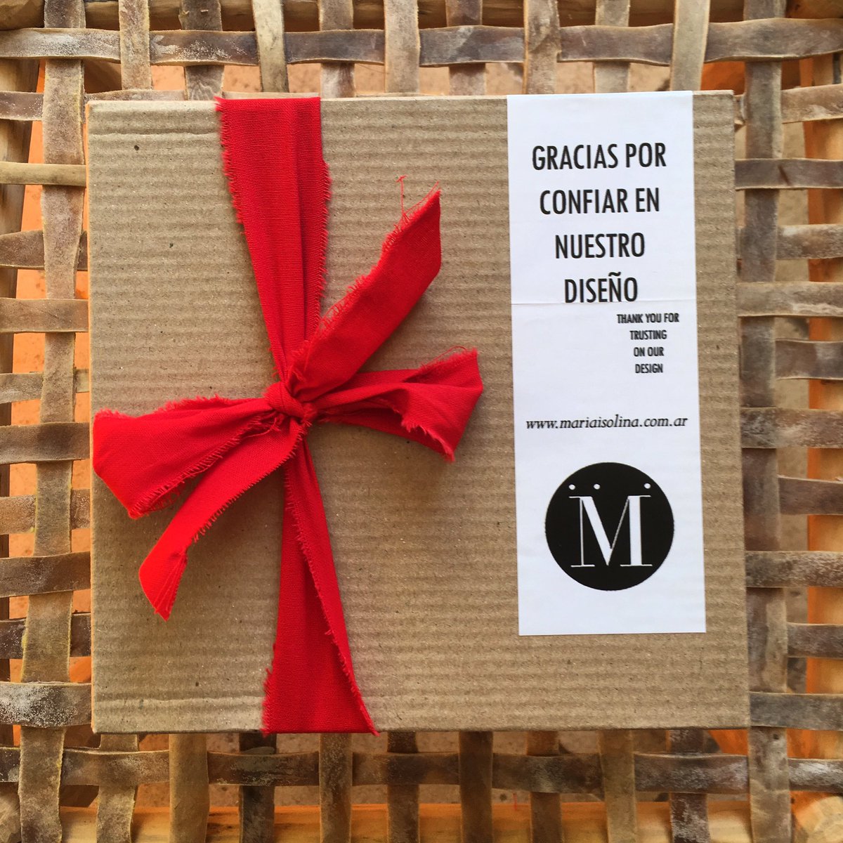 mariaisolinaa1's tweet photo. SE VAN MÁS HISTORIAS PARA COMPARTIR CON TUS AMIGOS #Mariaisolina !
#diadelamigo #diseño #diseñoargentino #designworld #dayfriends https://t.co/wgxZH8rJgv
