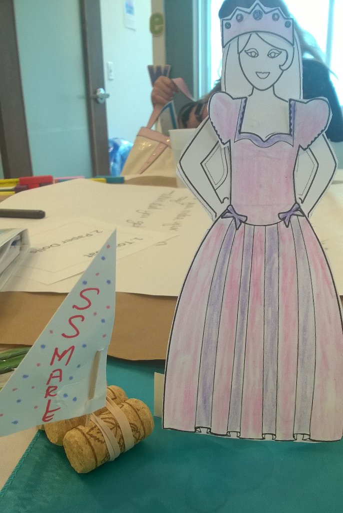 ME07203's tweet photo. Look what I made during #cdworkshop17 a toy boat and a paper doll. @TheLearningExp #LEARNPLAYGROW #TLEUnion https://t.co/LMgoiPuhbY