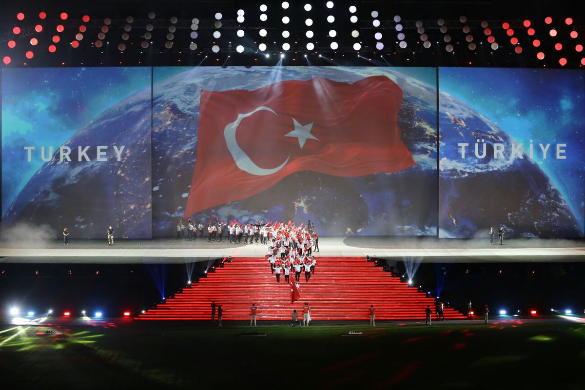 ackilic76's tweet photo. Samsunumuz tarihi bir geceye tanıklık ediyor! #Deaflympics2017 muhteşem bir törenle kapılarını açıyor👏 https://t.co/PgkINBCv68