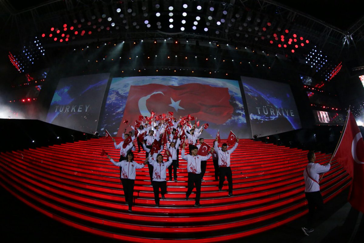 #Deaflympics2017'ye katılan tüm sporcularımızı ayakta alkışlıyoruz. Onlar gösterdikleri azim ve inançla şimdiden kazandılar.🇹🇷👏