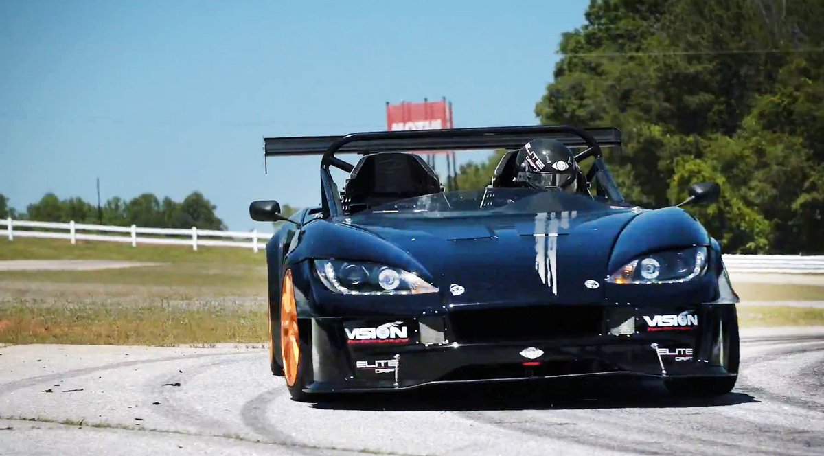 FactoryFive's tweet photo. #FactoryFive customer Ron Ewerth and his sleek black #818R featured in @Maxxis_Tyres video! Watch it here - https://t.co/Bqu8WnZxMP. https://t.co/aEznmXnFDs