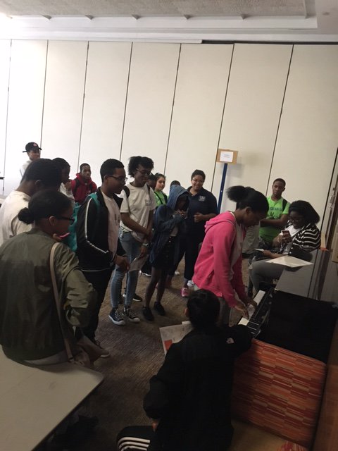 PCCC_GEARUP's tweet photo. GEAR-UP Students show off their talent, while touring The College of NJ @TCNJ https://t.co/vexOASicAp