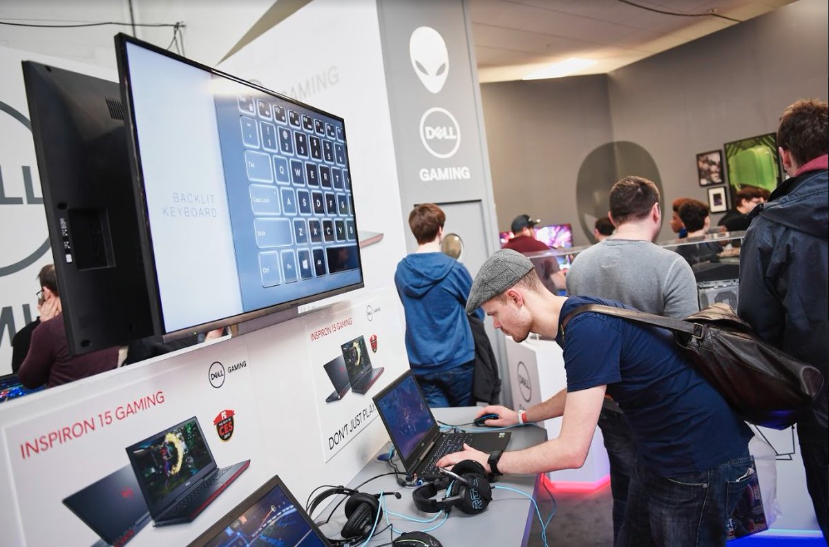 PCGWeekender's tweet photo. We could've spent hours at the @Dell @Alienware booth at #PCGW17 😍😍😍 https://t.co/IX9sJm4O02