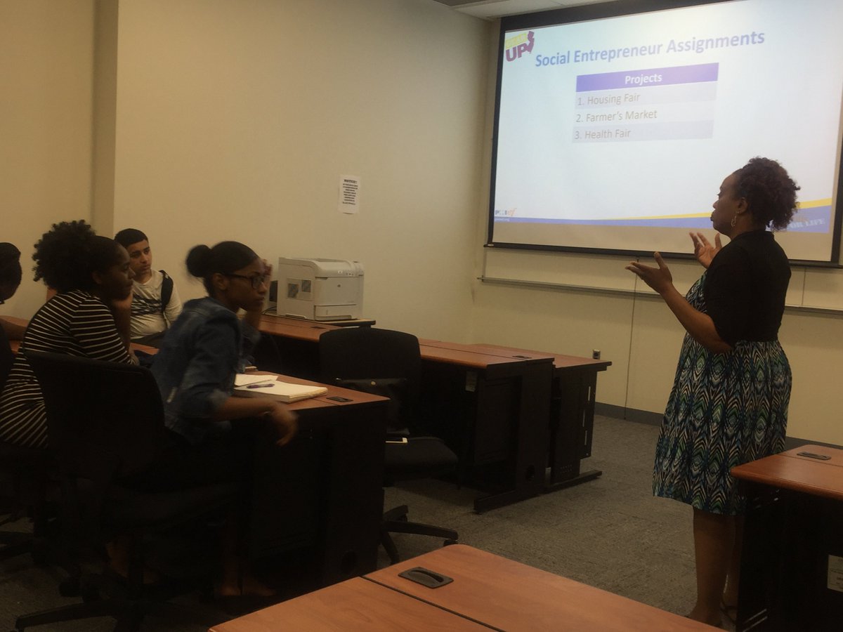 PCCC_GEARUP's tweet photo. Paterson GEAR-UP Students are learning about Social Justice this summer #SocialEntrepreneurProject #iheartgearup https://t.co/A0wfoHQsdm
