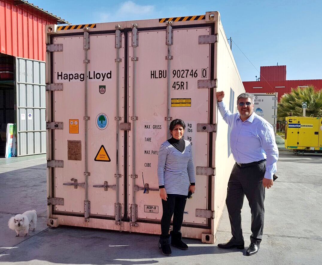ProChile's tweet photo. Dir. @ABuvinic visita en Alto Hospicio a #StartFish, empresa que está enviando albacora a mercados como Italia, Perú, España y Hong Kong SAR https://t.co/KJkq6PjpRI