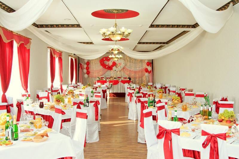 LEM_Events's tweet photo. A little colour goes a long way. #colourpop #themedwedding #Events #venuedressing #swagging #draping #tabledecor https://t.co/d1tEVU4gVH
