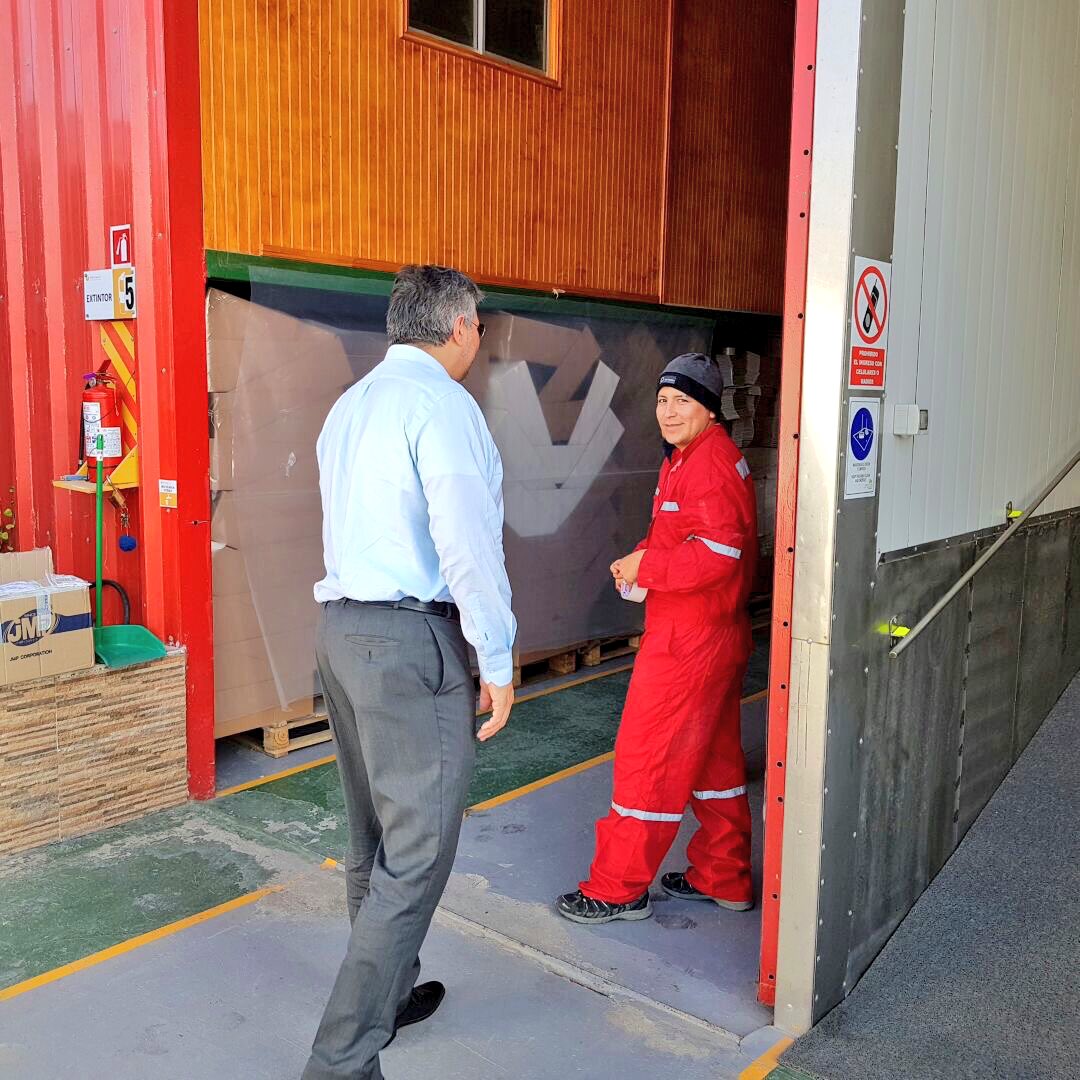 ProChile's tweet photo. #StartFish vende a mercados europeos y también abastece al mercado nacional, procesando hasta 7.000 kilos de lomo de pez espada al día https://t.co/VTokLPj35w