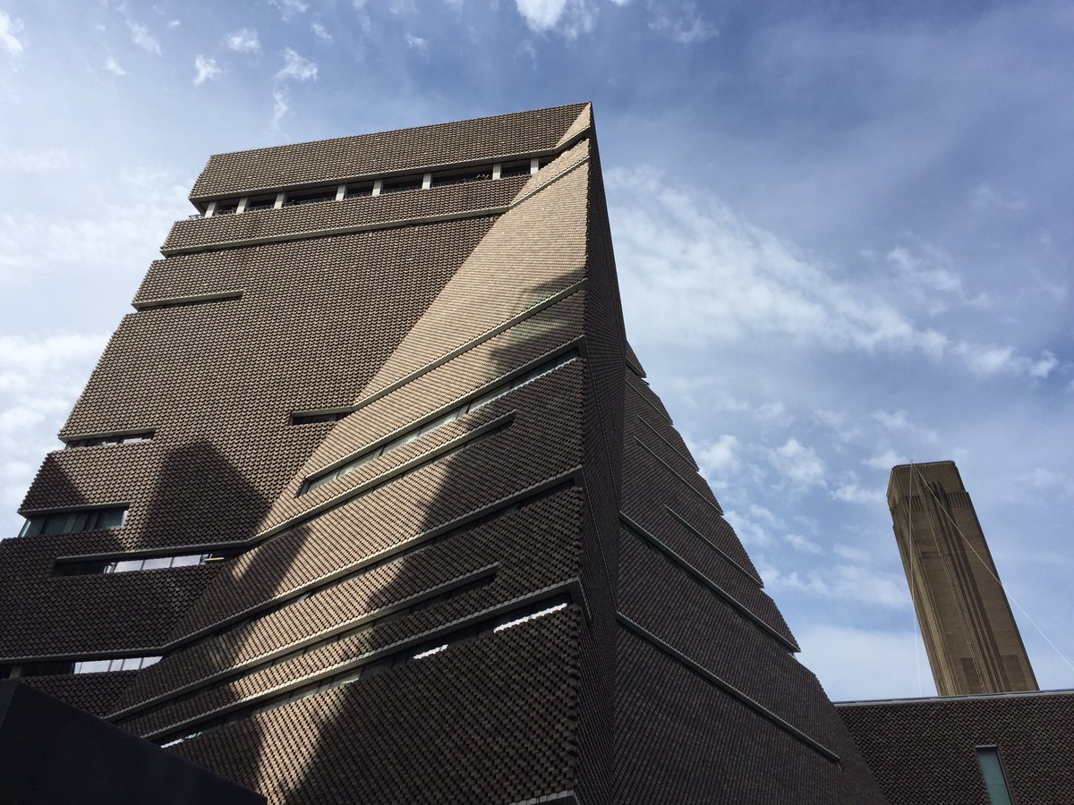 NextDoorFilmsUK's tweet photo. Fun shoot at the @Tate Modern today https://t.co/p1QdTQYGUu