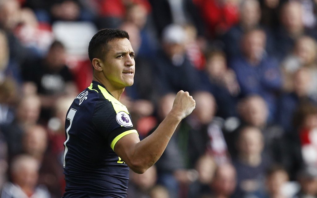 ArsenalTSN's tweet photo. Arsenal are convinced it would be more damaging to sell Alexis for a large fee this summer than risk losing him as a free agent next summer. https://t.co/NRTSYFdtbY