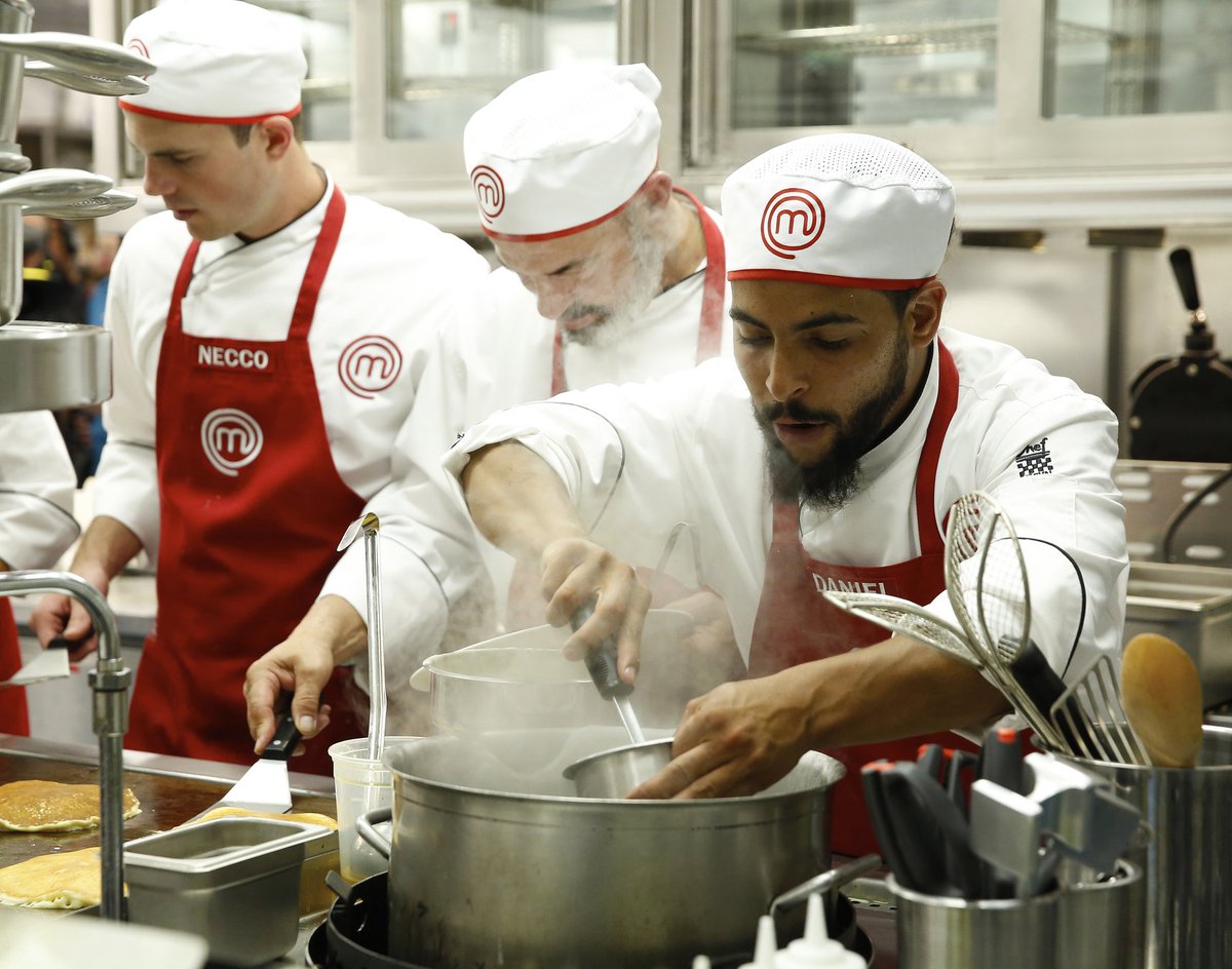 Make sure to catch tomorrow's episode of 16 Homecooks Destroy a 5-Star Kitchen! #masterchef #homecooks #food