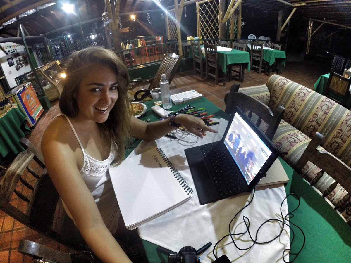 ValeriaTeaches's tweet photo. About to have a @GoogleHangout with @jnxyz in 🇦🇺 while I'm in 🇨🇴#innovatorsmindset #gslearning #journeytomars #firstkidsinMars #marsApp https://t.co/aVhI3TOyKI