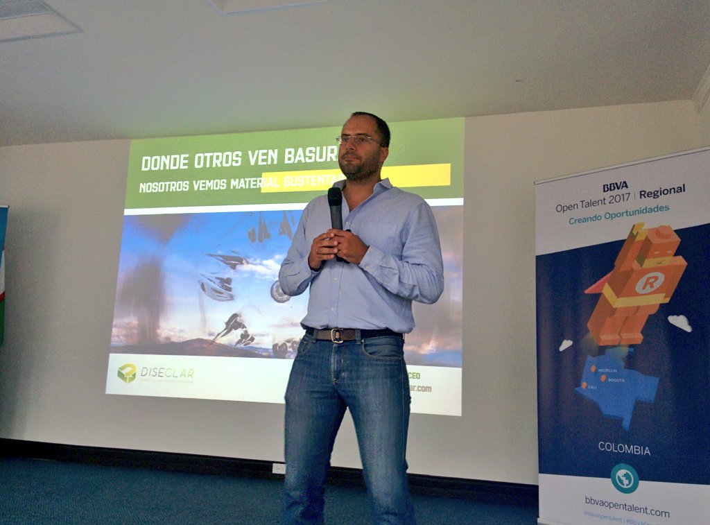 Seedstars's tweet photo. On stage our alumni from Seedstars 2015! @Diseclar @jnsuarez16! Sharing his experience :) #sswfamily #SSWCOL https://t.co/BpuY5k3g70