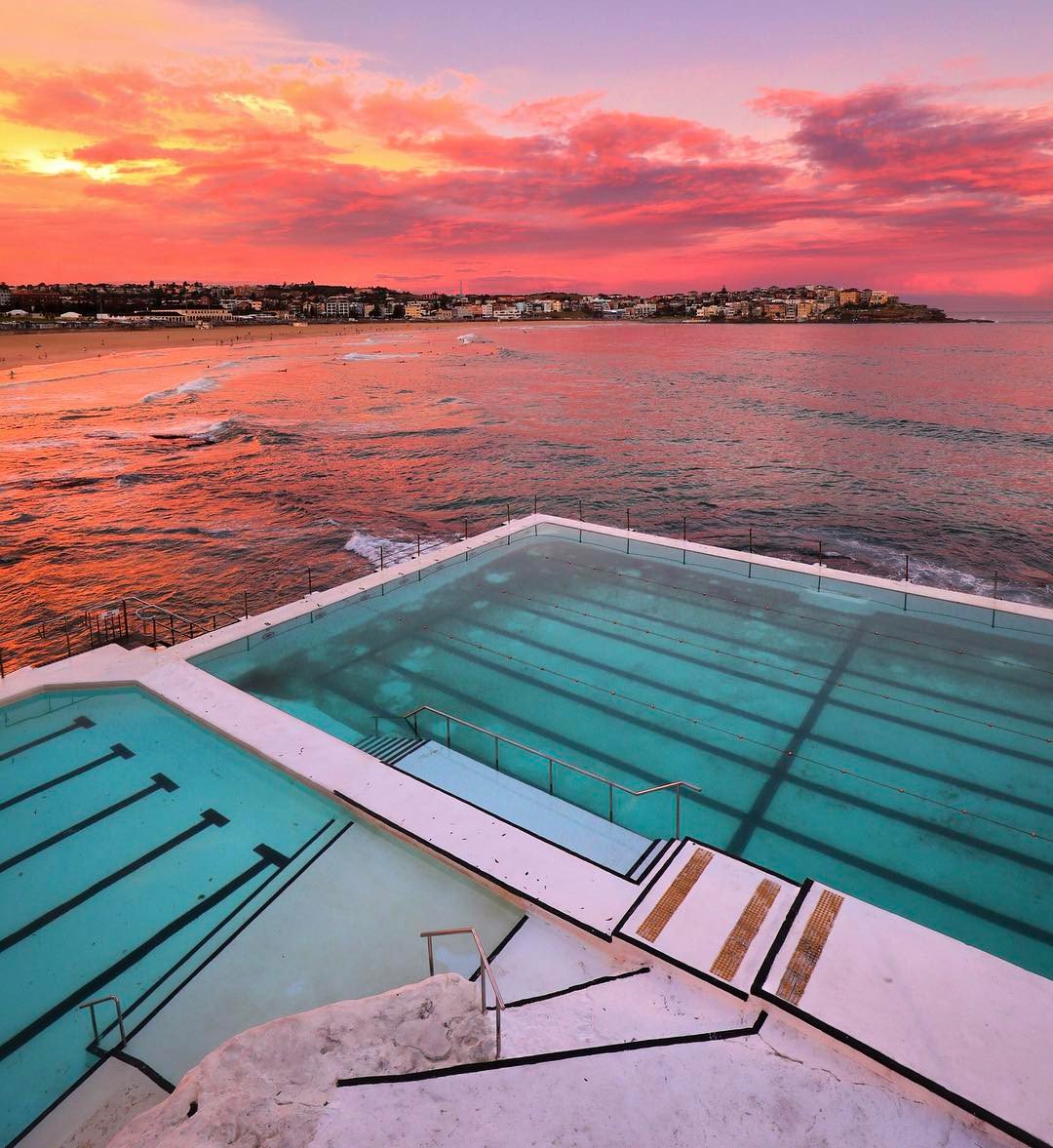 Look at those skies! 😍

Via Elisa Eves Photography 
#Bondi #Icebergs #Sydney #Australia #Sunset