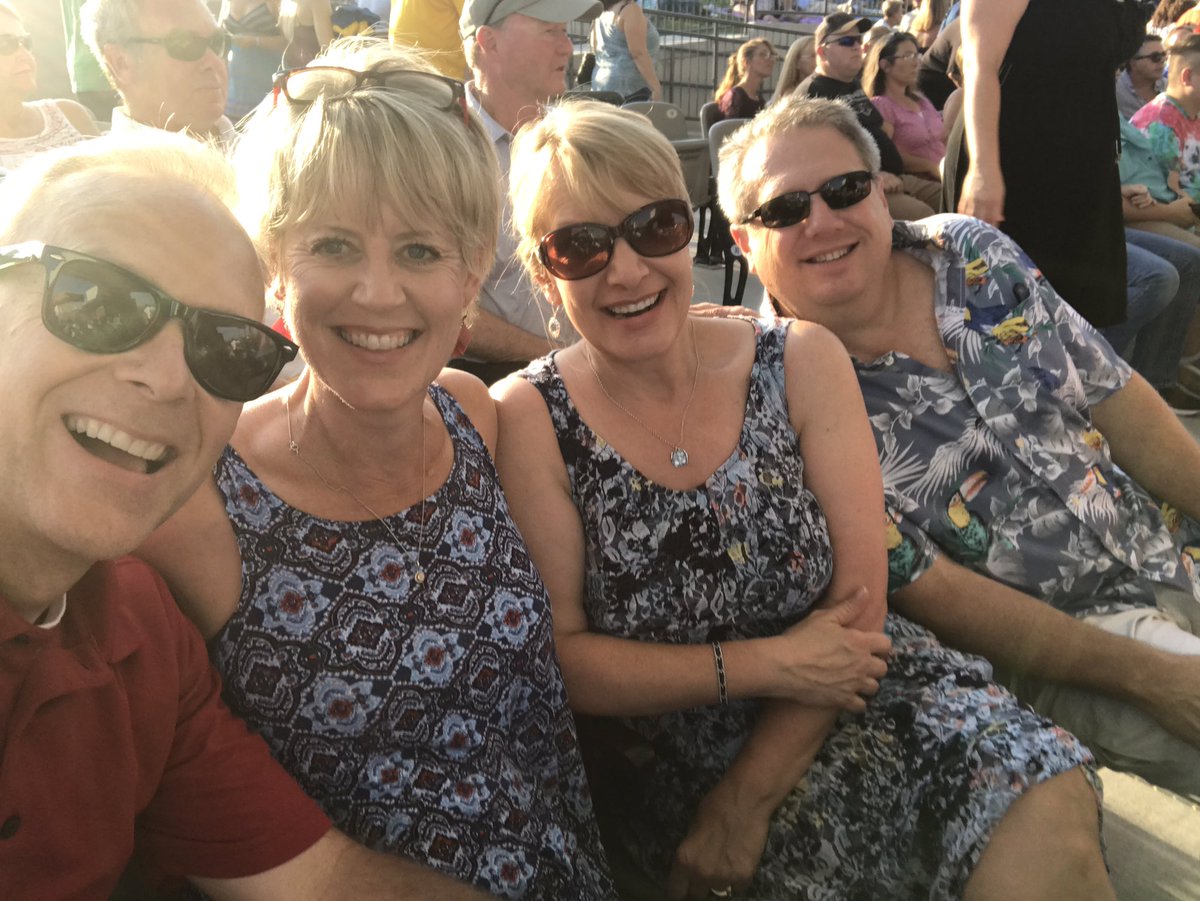 DarnFun's tweet image. Having a great time! #AMPLiveFeed