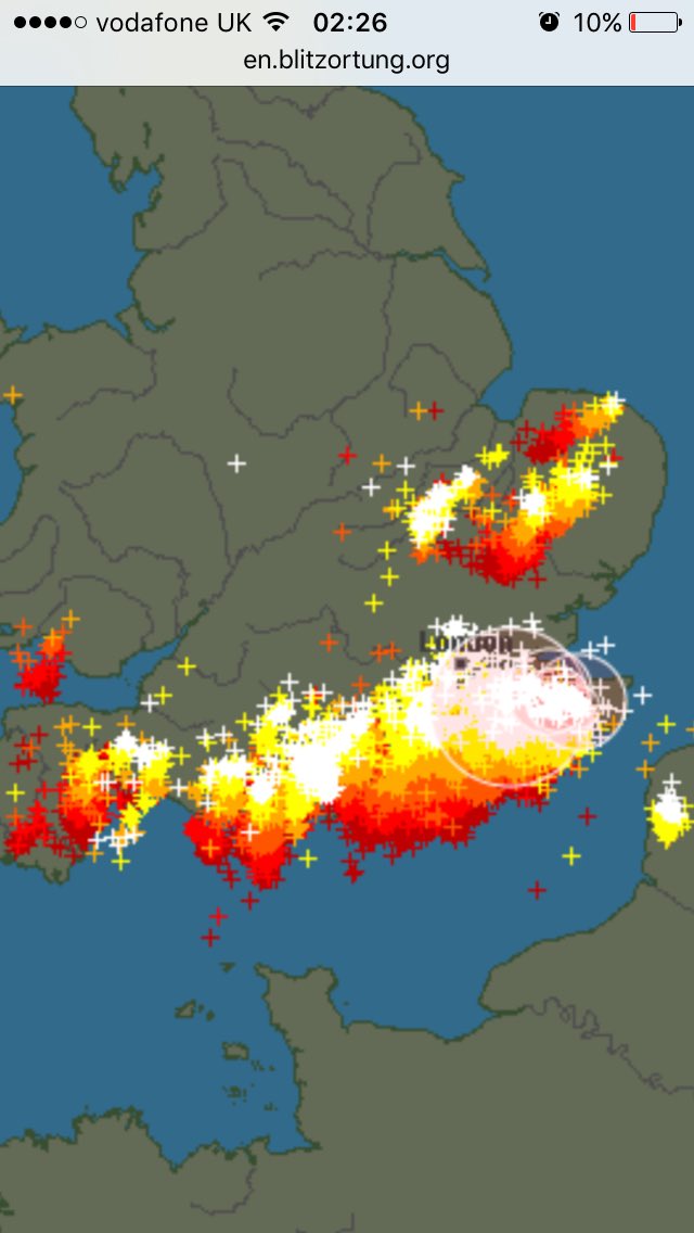 nutellaneen's tweet photo. Love it when you get a beautiful #sferics map like this. 😍 #lightning #ukstorm https://t.co/b6LHAbOiSn