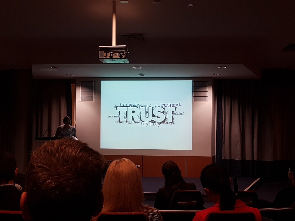 hlnbee's tweet photo. #sifest2017 high trust in workplace. Must be deliberate. Culture. https://t.co/BcM5fMUvaQ