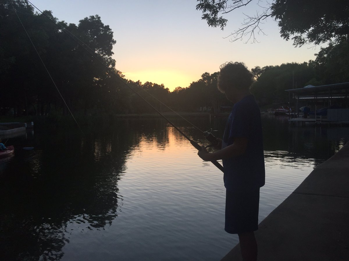 OnMyMindLBJ's tweet photo. Dusk fishing at #AOMM https://t.co/xhg6JdeXSG