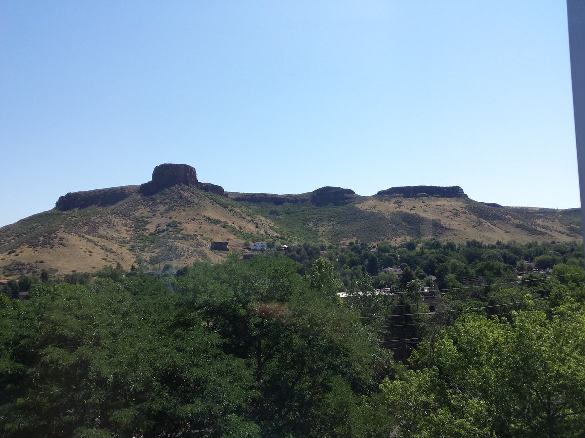 teachercsh's tweet image. Golden is a beautiful back drop for learning. #cspdweek #BootstrapCS