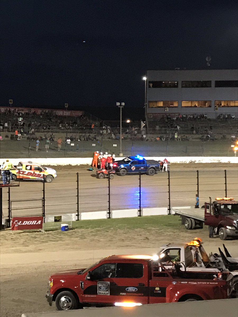 GrantEnfinger's tweet photo. Practice is currently suspended to repair some damage from a truck into the catchfence. 😳 #wifinger https://t.co/Srqlk2XhEF