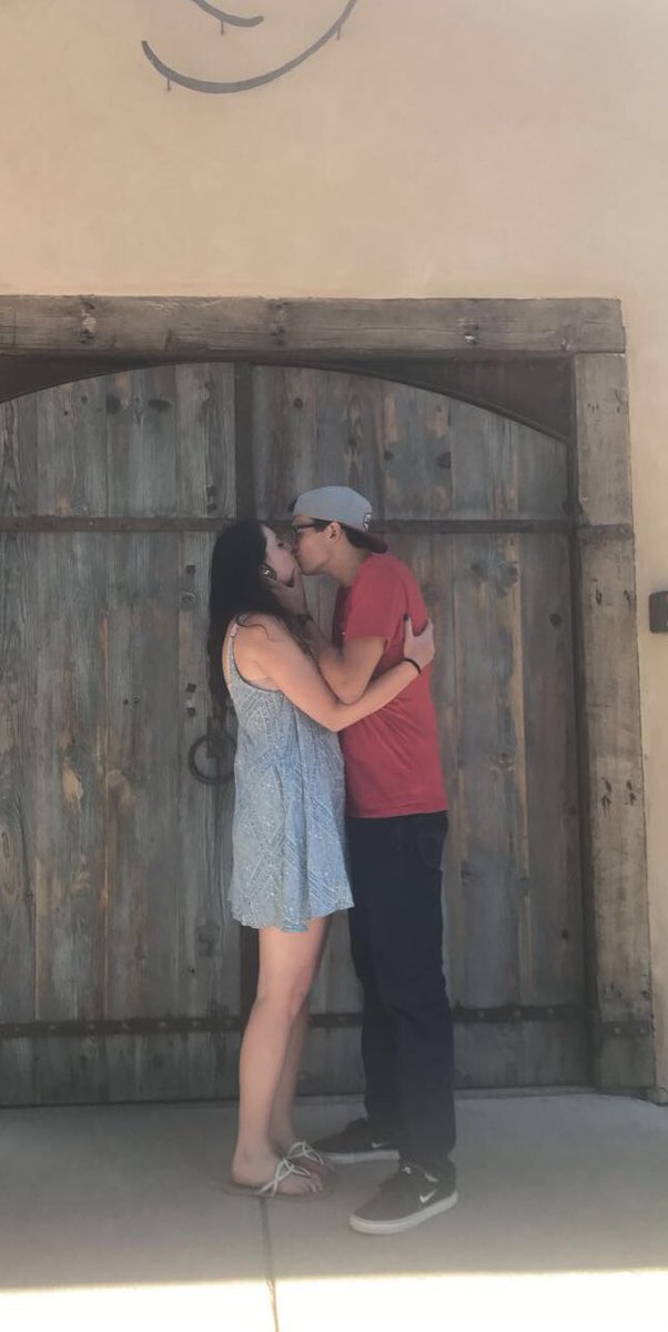 shannon_wyman's tweet photo. I wouldn't want to force anyone but my Ryan to go wine tasting with me. 🥂 https://t.co/icFhbvtTXs