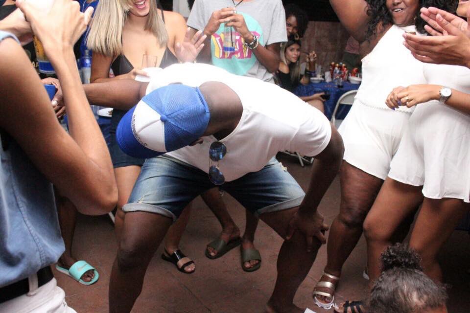 falatumarcoos's tweet photo. Joga o Rabetão 💃🏾🎶 https://t.co/F4VxxL9wMW