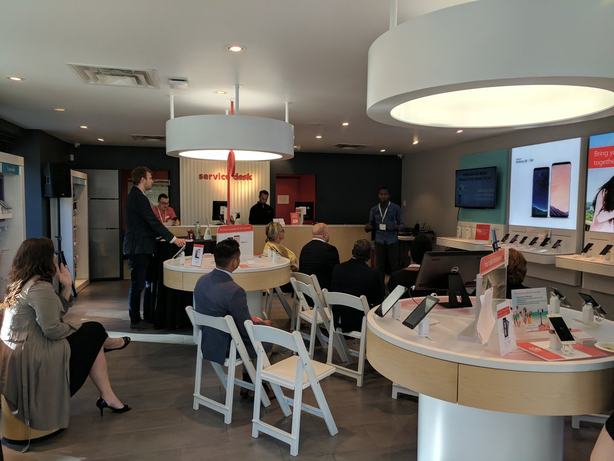 mathyoo23's tweet photo. @RogersBiz 
Ross Simmonds talking about #productivity #rogerstalks https://t.co/EiVrAckaec