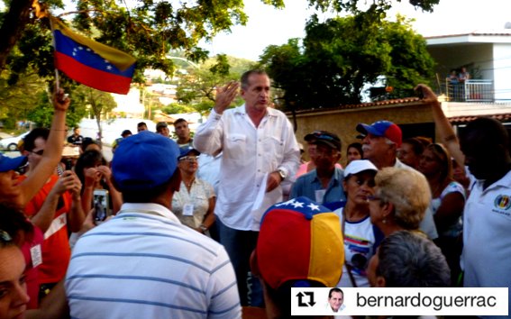 LaGuairaTV's tweet photo. #Video "Gracias Vargas por alzar la voz en nombre de la Democracia"  https://t.co/pIm5dV2qSr https://t.co/x53hvOL9GU