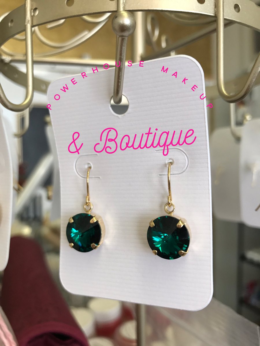 PowerhouseMake1's tweet photo. Earrings for every outfit!!! 👗👠 https://t.co/Nf718bl7gx
