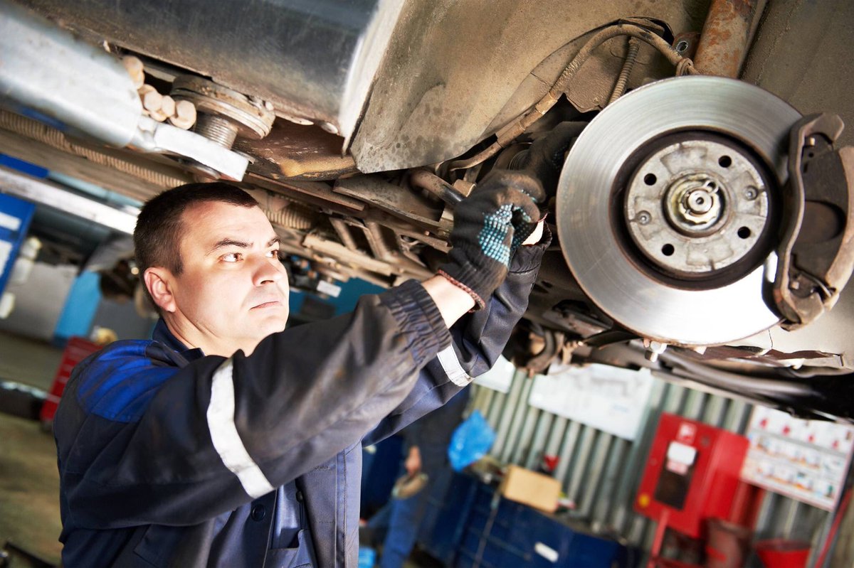 mckinneyauto's tweet photo. #TuesdayTips It's important to get  brakes inspected especially during summer. Long holiday road trips may have done a number on your brakes https://t.co/8VrE6mbyH4