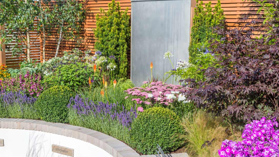 CrohnsColitisUK's tweet photo. DELIGHTED that #Crohns Garden #FacingFearFindingHope won the🥇medal at #RHSTatton Flower Show! Please also vote here: https://t.co/PFWhXtMKW4 https://t.co/UJOd4fTJTL