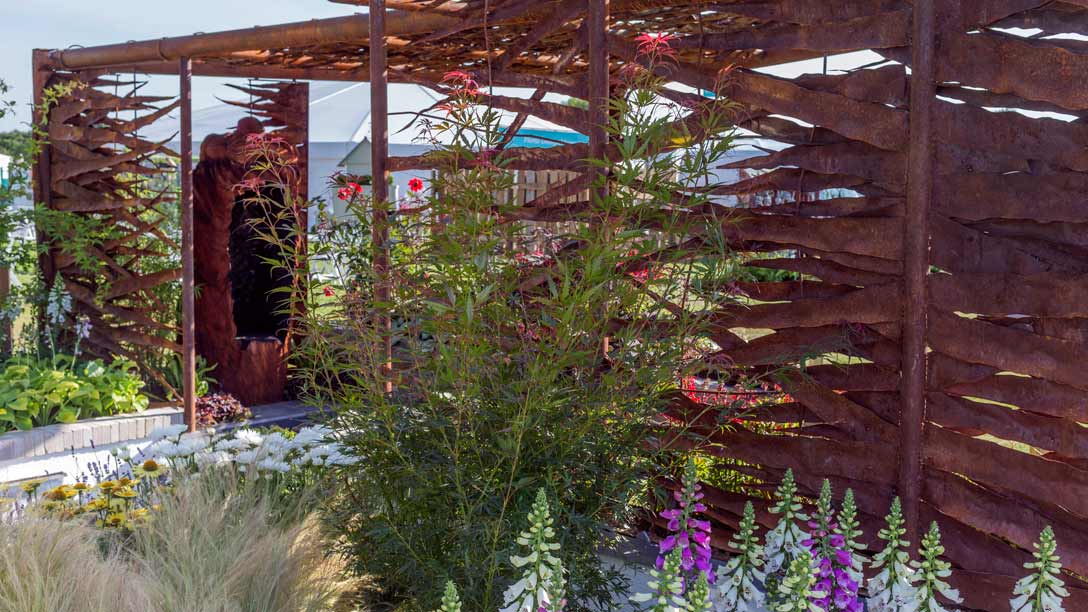 CrohnsColitisUK's tweet photo. DELIGHTED that #Crohns Garden #FacingFearFindingHope won the🥇medal at #RHSTatton Flower Show! Please also vote here: https://t.co/PFWhXtMKW4 https://t.co/UJOd4fTJTL