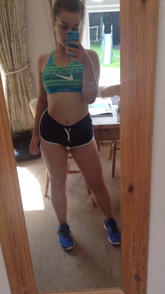 JustALittleRoo's tweet photo. Hello hi I l'm feelin myself rn so I thought I'd share some pics ooh exciting body confidence #yehboi #loveisland2018 #loljk #amitho #yeh https://t.co/QLabeGmO5a