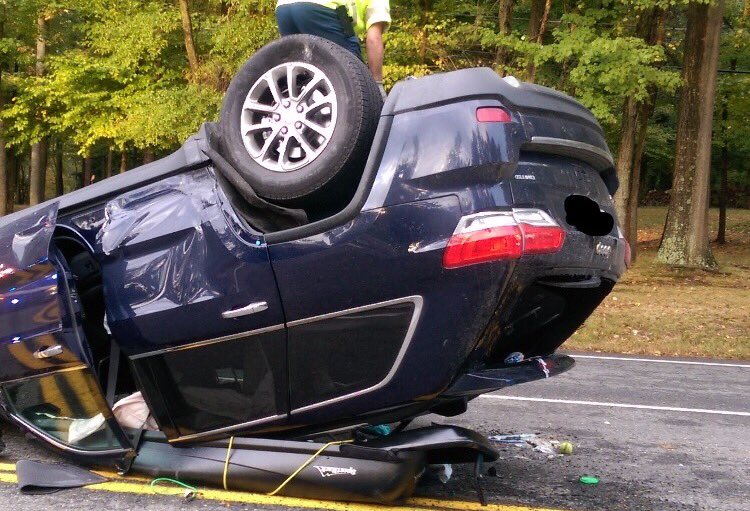 TreatScott72's tweet photo. Crap! Got into a little accident in my 2017 Grand Cherokee. #FML I hope the insurance covers this am I right? https://t.co/EFcC61kUV5