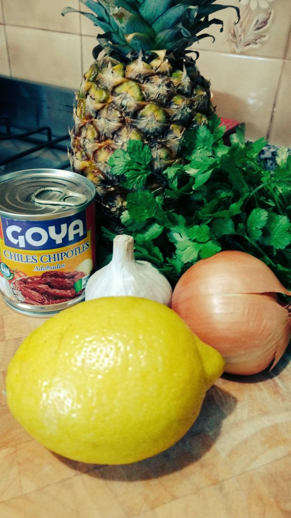 angelomdz's tweet photo. Getting the marinade ready for some #tacos #alpastor @Dracaenawines @WineCommGuy @SashaEats @Amforg @thdivewhisperer @Hays_Helpings https://t.co/3ASTLRDO6E