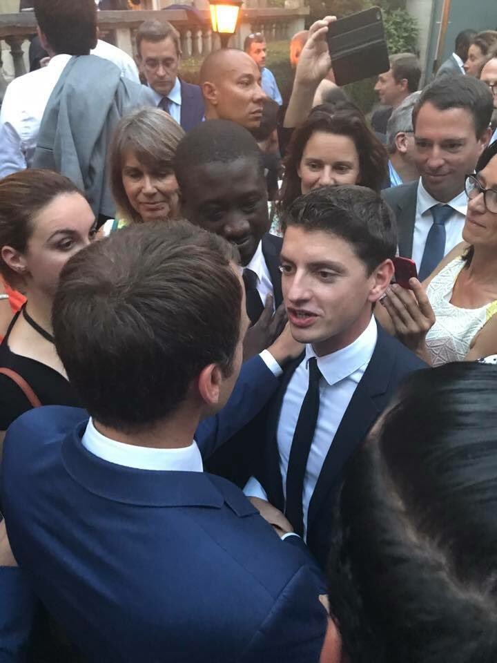 MickaelNogal's tweet photo. Le Président de la République @EmmanuelMacron devant les députés de la majorité ce soir. Moment d'échange avec lui. On continue ! https://t.co/w0yugXHfhY