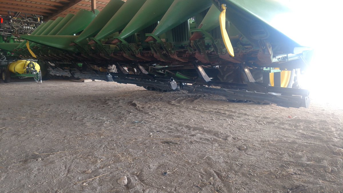 jared_skala's tweet photo. Using the @YetterFarmEquip stalk devastators this yr to reduce stubble damage.  Getting good crimping of green stalks https://t.co/t51YVSvzPM