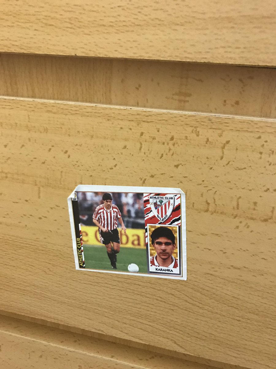 SebaFidalgo's tweet photo. @Karanka mire mister lo que tengo pegado en mi habitación del pueblo ! Tienes que  ser 15 años que lo tengo ahí ! Un saludo https://t.co/IkI89eOxTl