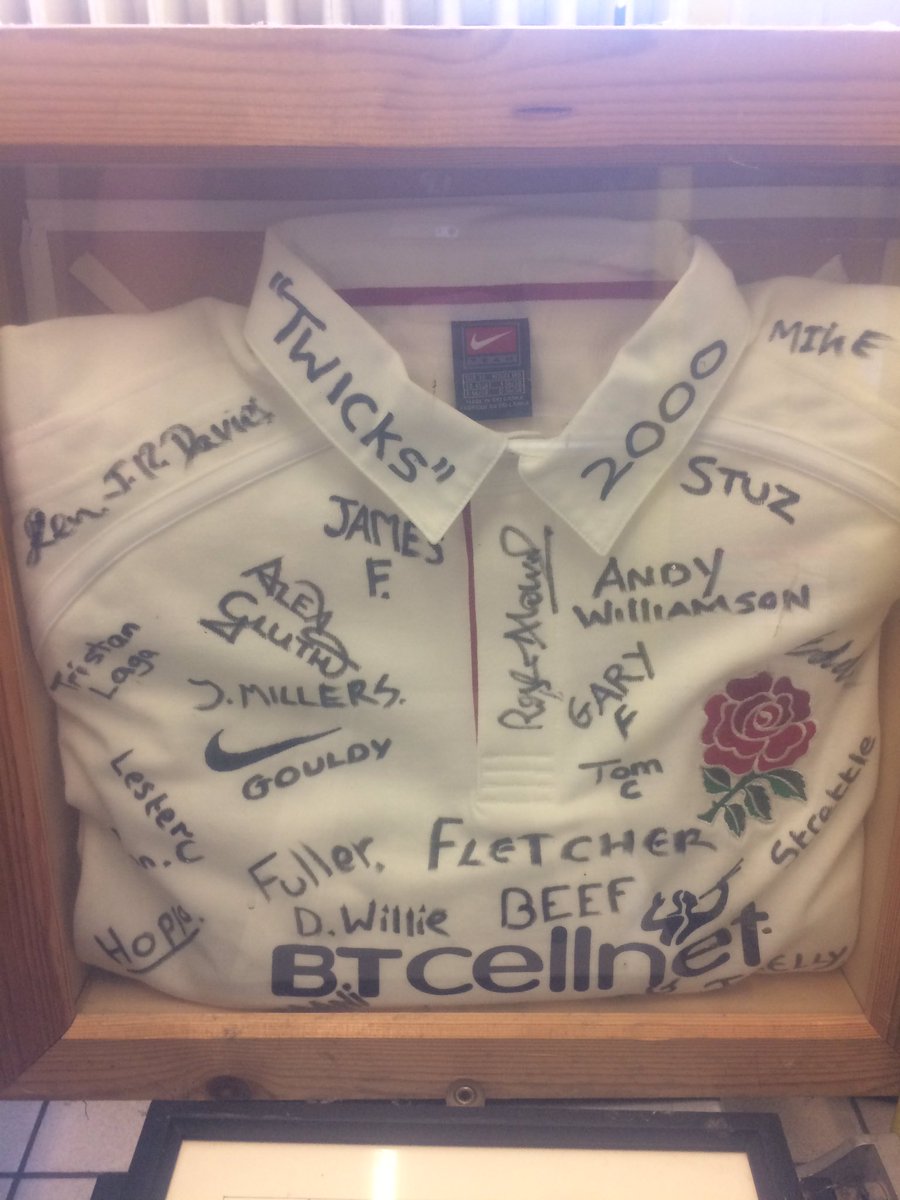 LymmHighSports's tweet photo. Cleaning the office and saw this old beaut @David_Strettle @LymmRugbyClub how many of these boys still play #memories #lymmhigh https://t.co/xgDFb58owr
