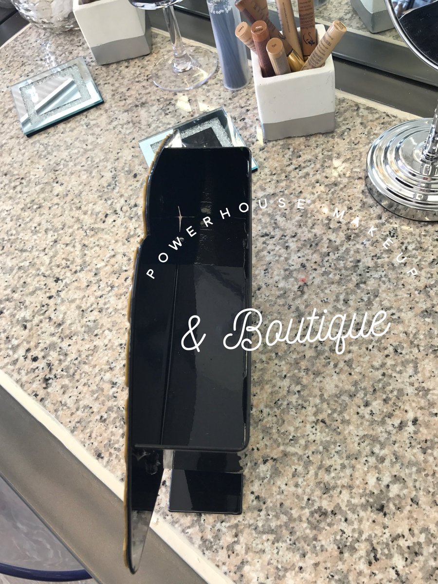 PowerhouseMake1's tweet photo. For the month of July, we are celebrating Joslyn Barcel-Tate's last year in her 🌟20's🌟!! 🎉🎉 All of her makeup organizers will be 29% off 😍 https://t.co/tvitZ8gVtU