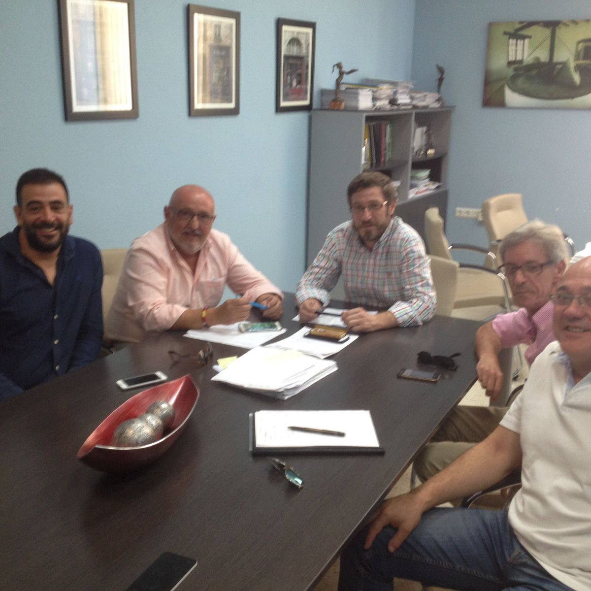 Reunidos con  Miguel Contreras <a href="/_mcontreras/">Miguel Contreras</a> y Juan Carlos Ruiz en <a href="/AytoJaen/">Ayuntamiento de Jaén</a> para hablar de problemas de los hosteleros, colaboración mutua.