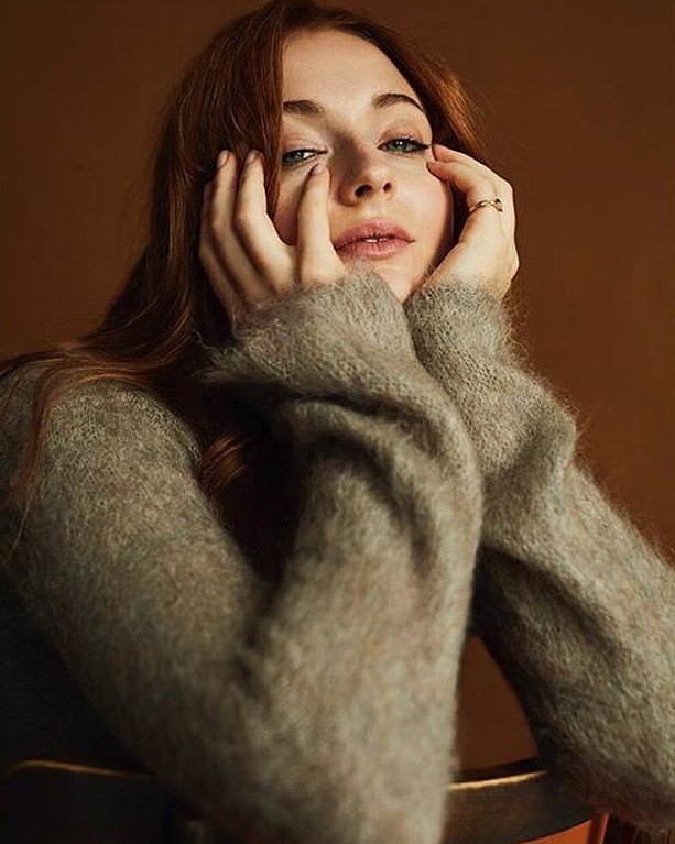 jschiavinatto's tweet photo. My husband is so jealous of me b/c... @sophiet #gameofthrones for @hollywoodreporter photo by @shaynelaverdiere h&amp;… https://t.co/wTvVYXQPkx https://t.co/0NwUbOdL0J
