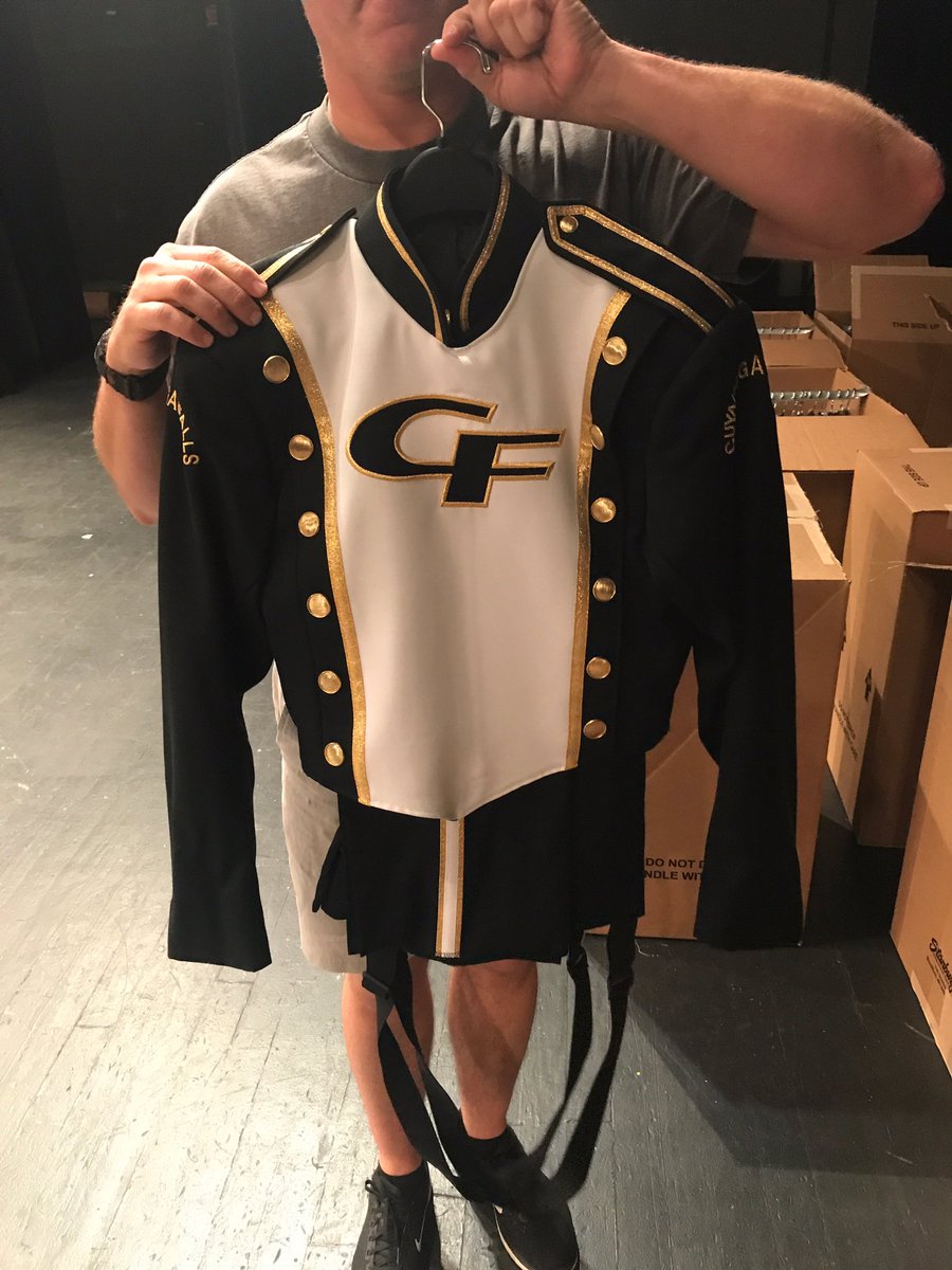 StantheManCFHS's tweet photo. They're here!!!! #dontstopbelieving https://t.co/Gf9O7sl0uf