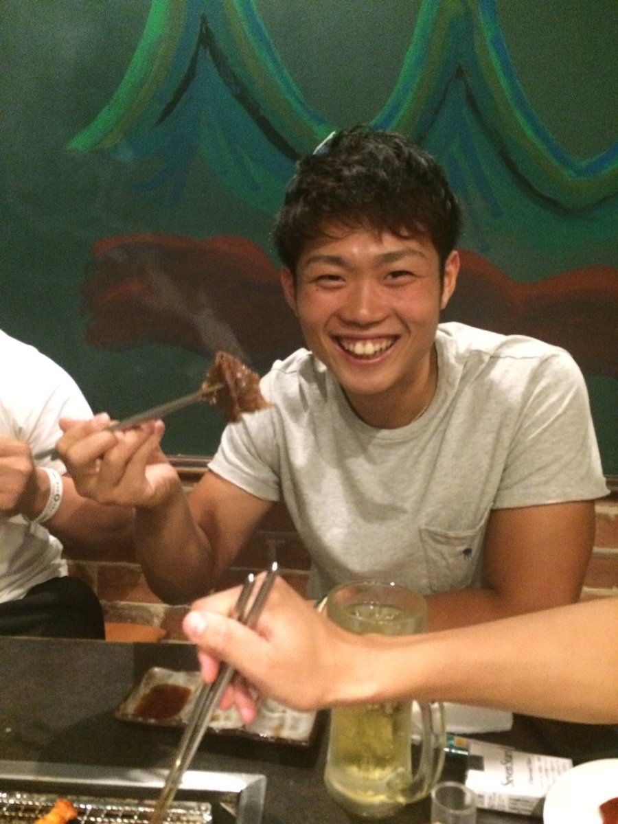 takutimaru14's tweet photo. 久しぶりの高校メンツで呑み
ほんとに最高だった
つぎはこうたかえってきたら👍 https://t.co/8y3hAorlRN