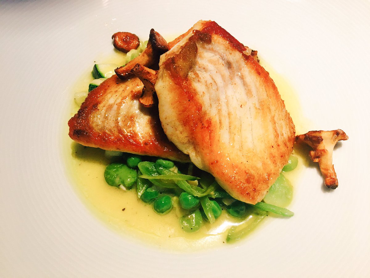 signorinagg's tweet photo. Great to see you &amp; Jade today @rkn81 Thanks for the lovely lunch @Tredwells @chef_chantelle #fablunch #greatservice #fabcompany ❤️❤️❤️ https://t.co/2gsIsMvIde