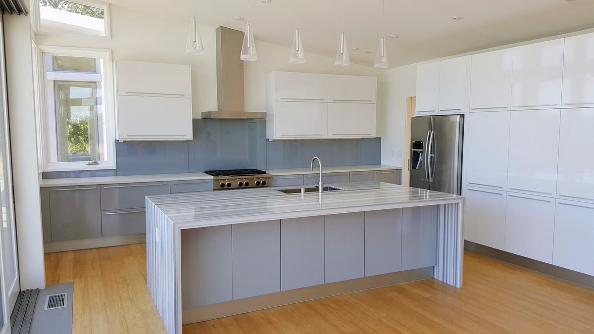 StillwaterDwell's tweet image. Two Stillwater kitchens, two different finish options. Do you prefer natural warm woods or a minimalist modern look? stillwaterdwellings.com/finish-package…