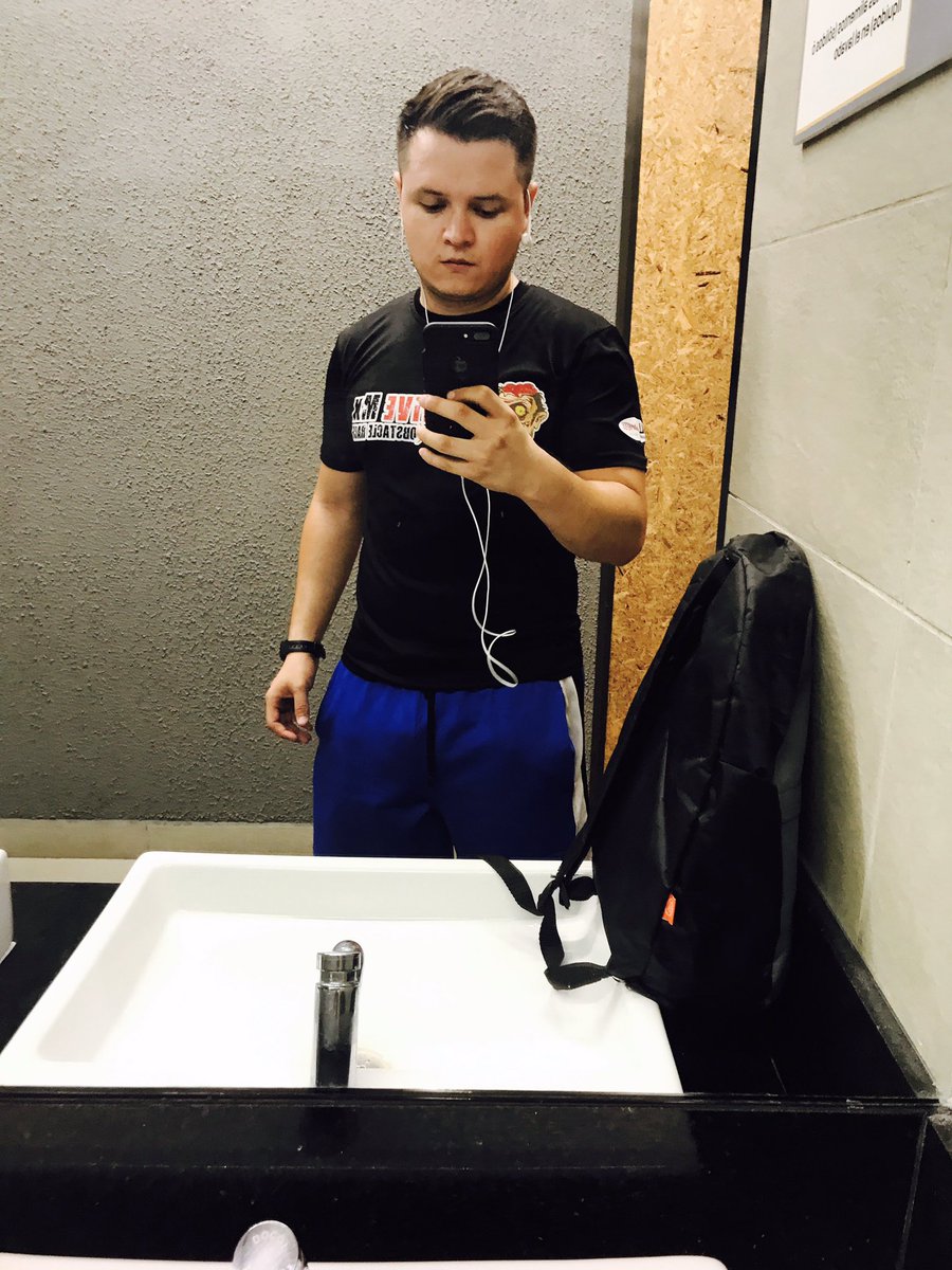 alex_garez's tweet photo. Terminamos!!! #gym #SmartFit https://t.co/hiZpwo4iib